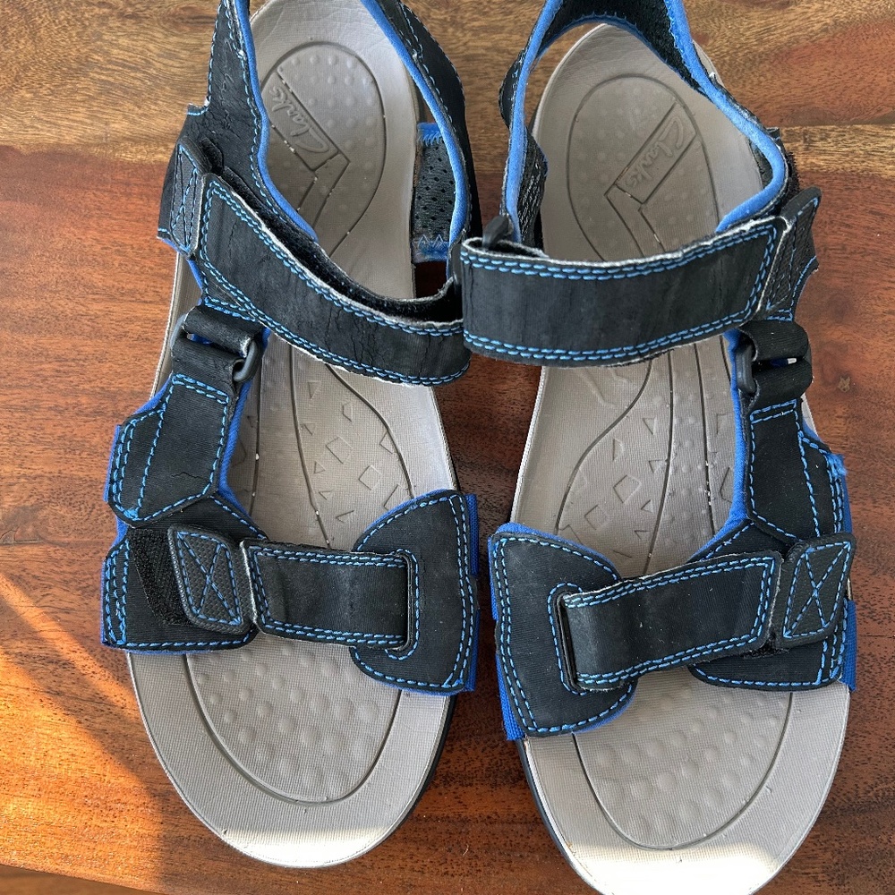 Clark's Men's size 9 sandals